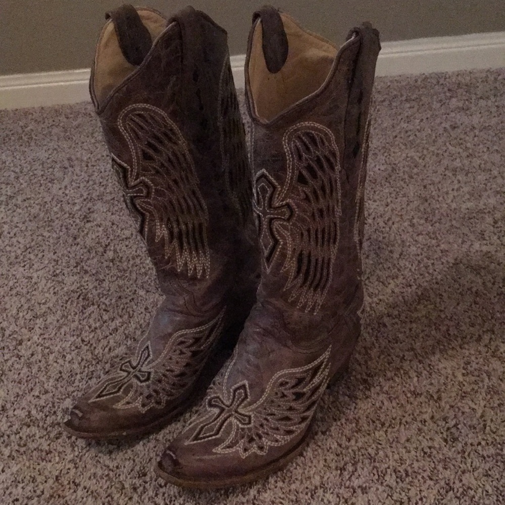Corral cross pointed toe cowboy boots